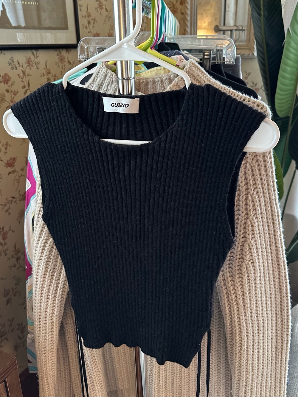 Guizio open back black tank sz M